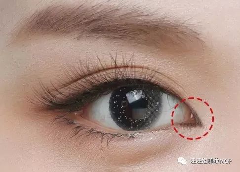 眼线一画就皱怎么办,眼线一画就糊怎么解决