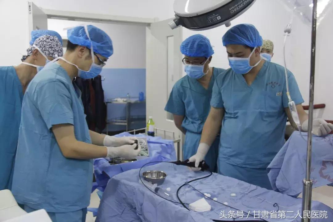 老人手写感谢信点赞医护人员关怀,七旬老人致信感谢医护妙手仁心