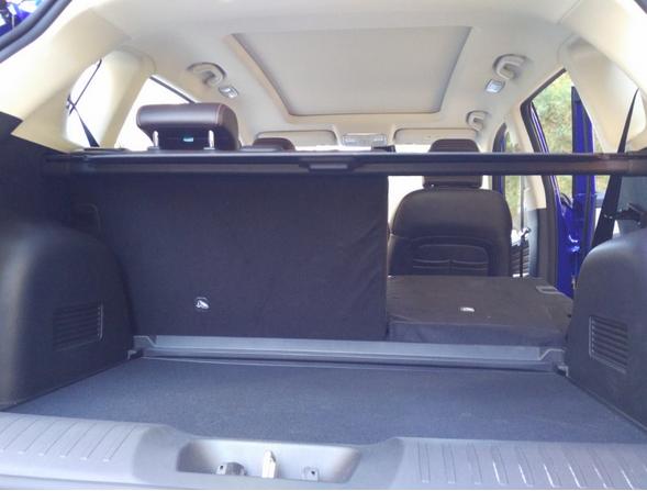 新款35p试驾,21款35p内饰空间