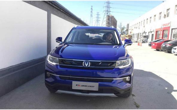 新款35p试驾,21款35p内饰空间