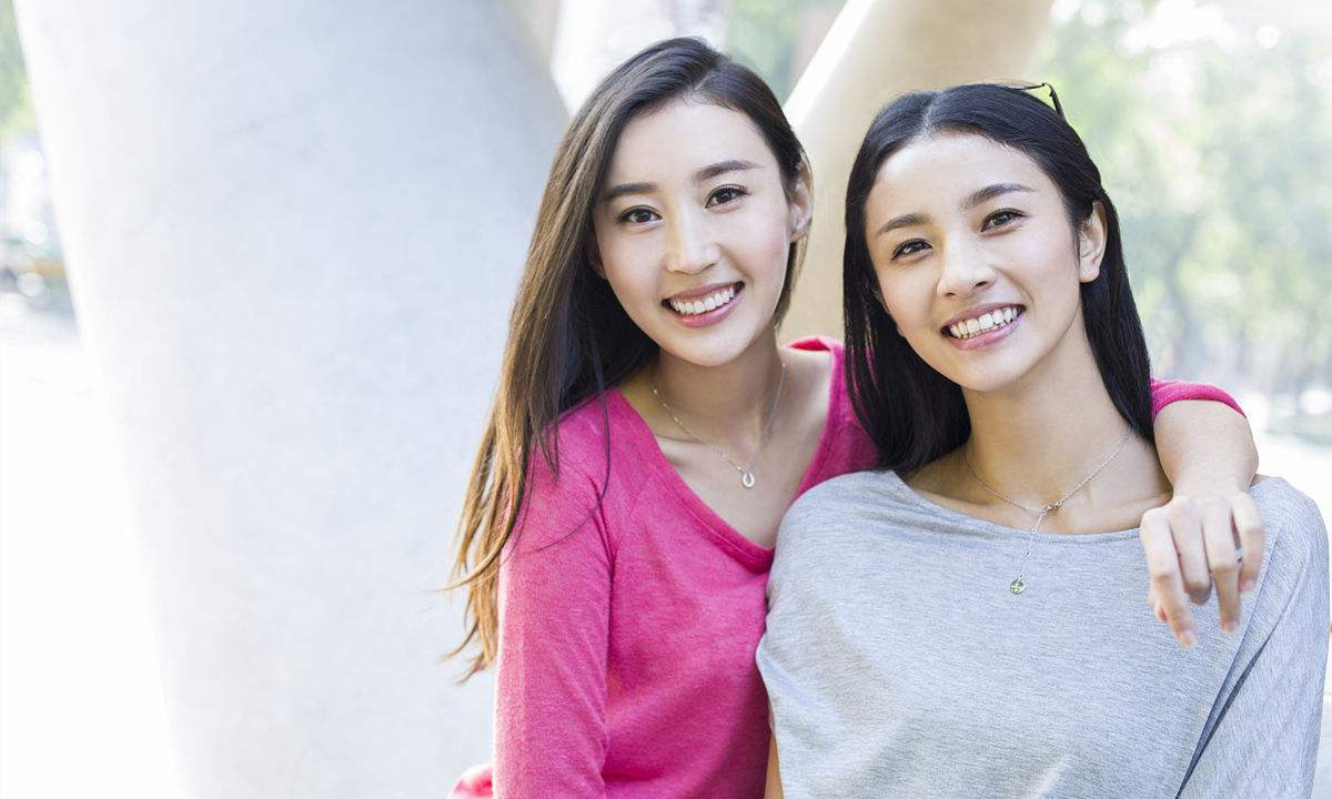 情侣约会电灯泡的作用,女生约会带电灯泡