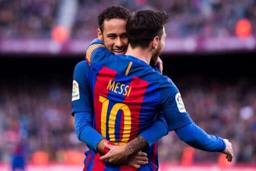 前中超外援吐槽：草皮质量差有大水坑理疗手段只有针灸