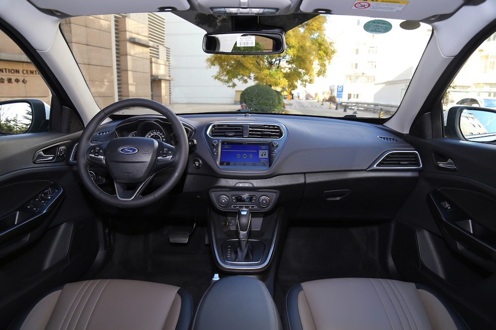 新一代福特福睿斯3缸1.5肉不肉,三缸福特福睿斯测评