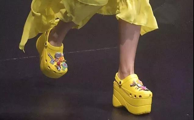 蒂芙尼鞋值多少钱,蒂芙尼900元