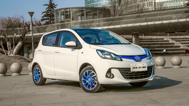 电车跑100公里要多少度电实测,纯电车一度电能跑多远