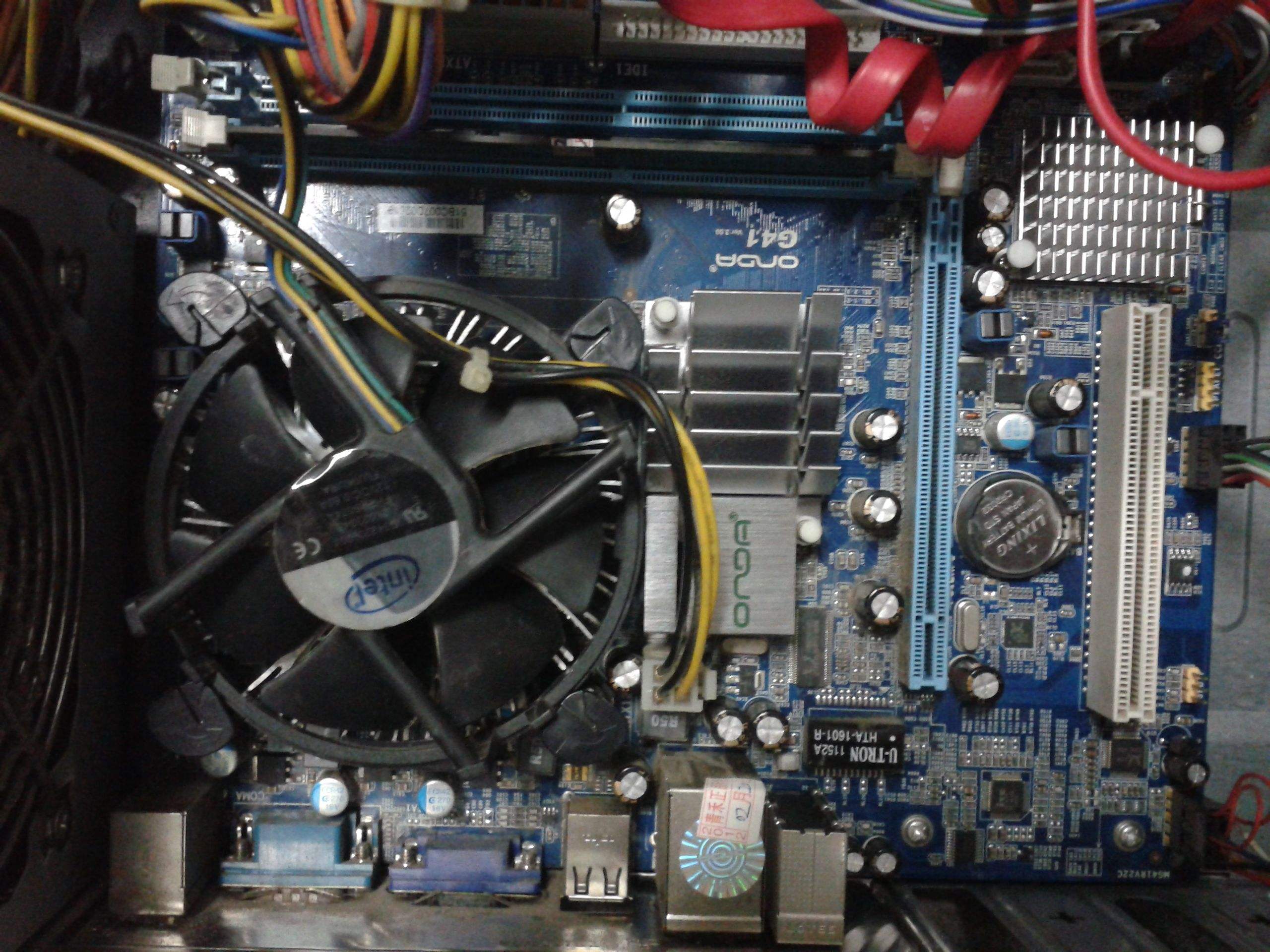 电脑开机了但是显示器黑屏,电脑有声音但是黑屏怎么办