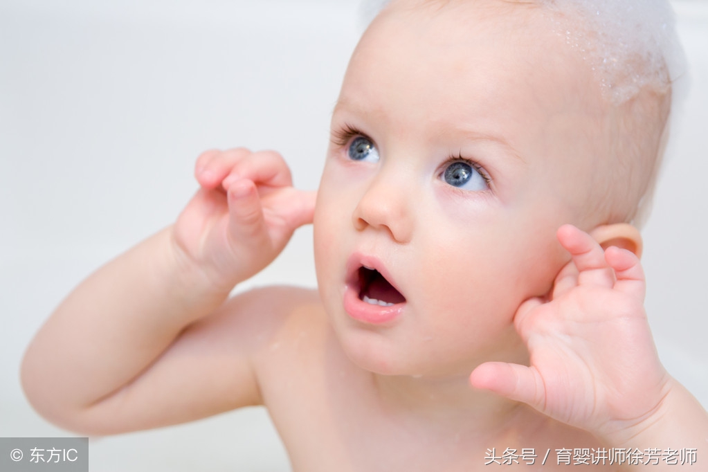 宝宝耳朵里耳屎堵住了怎么取出来,宝宝耳朵有耳屎怕不让掏怎么办