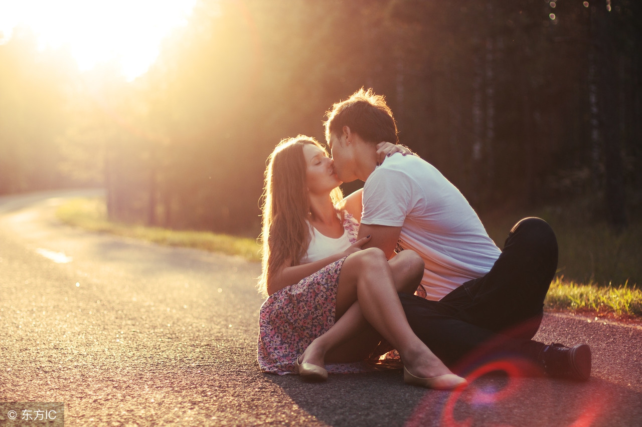 女人产后抑郁的表现有哪些,女人产后抑郁有什么表现