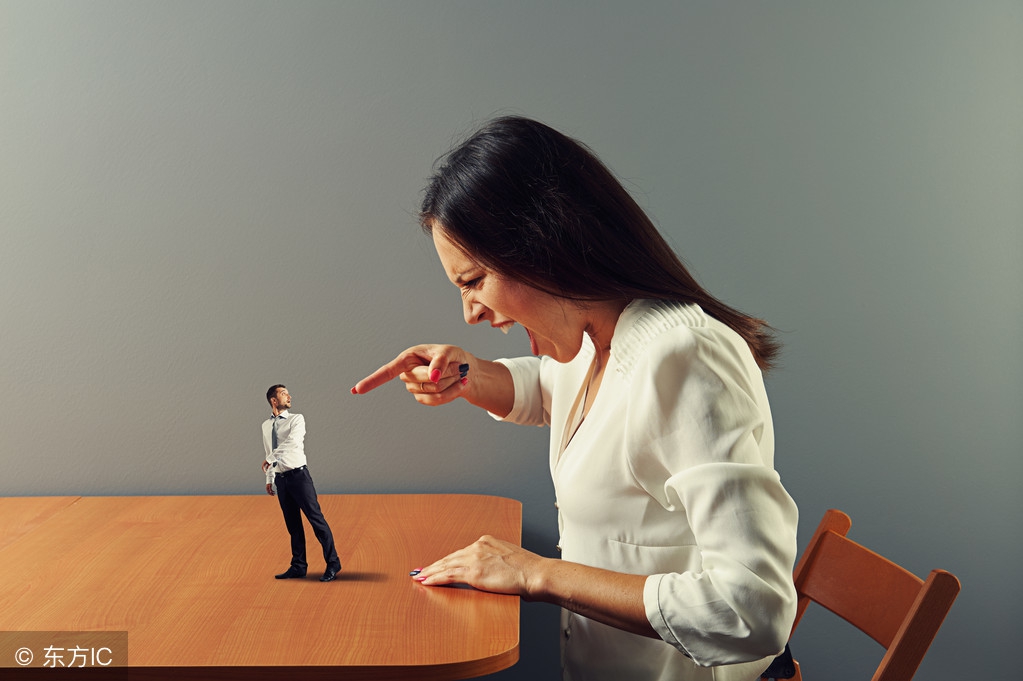 女人产后抑郁的表现有哪些,女人产后抑郁有什么表现