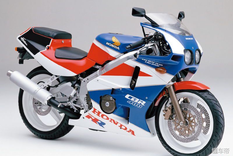 日系跑车巅峰是什么时候,日系最早经典踏板摩托车