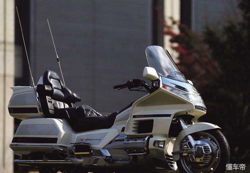 日系跑车巅峰是什么时候,日系最早经典踏板摩托车