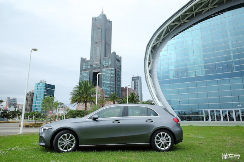 奔驰a200掀背车,试驾车解析