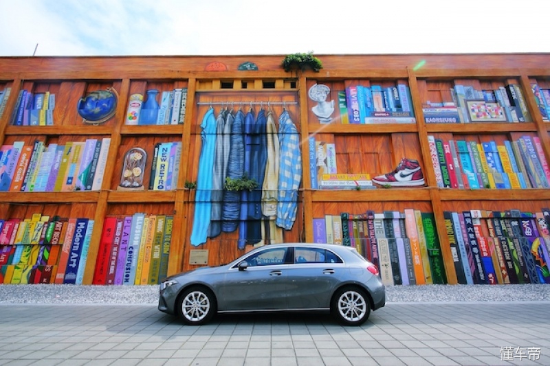 奔驰a200掀背车,试驾车解析