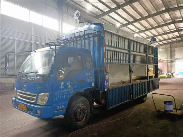 求购散装饲料运输车,二手大吨位饲料运输车