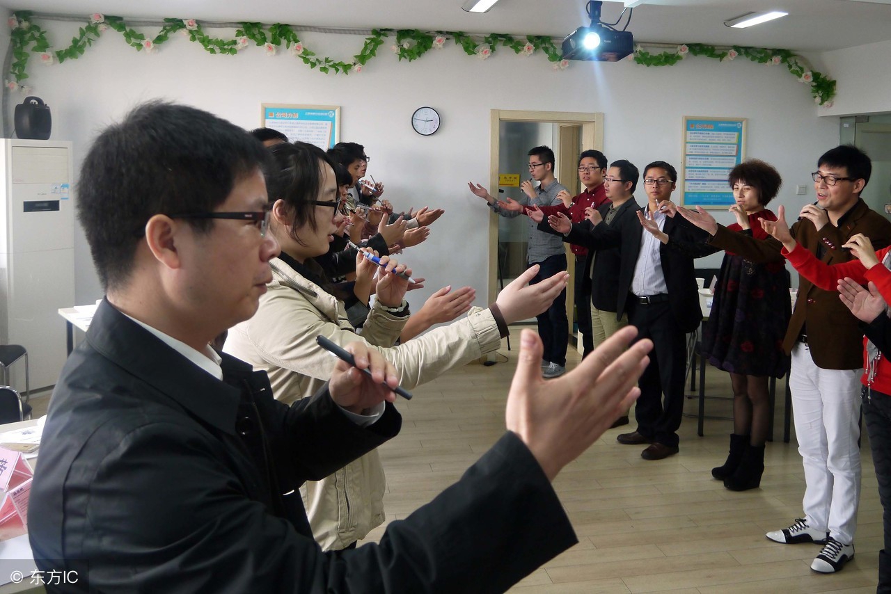 销售朋友圈优秀广告文案范文,广告卖货文案100例