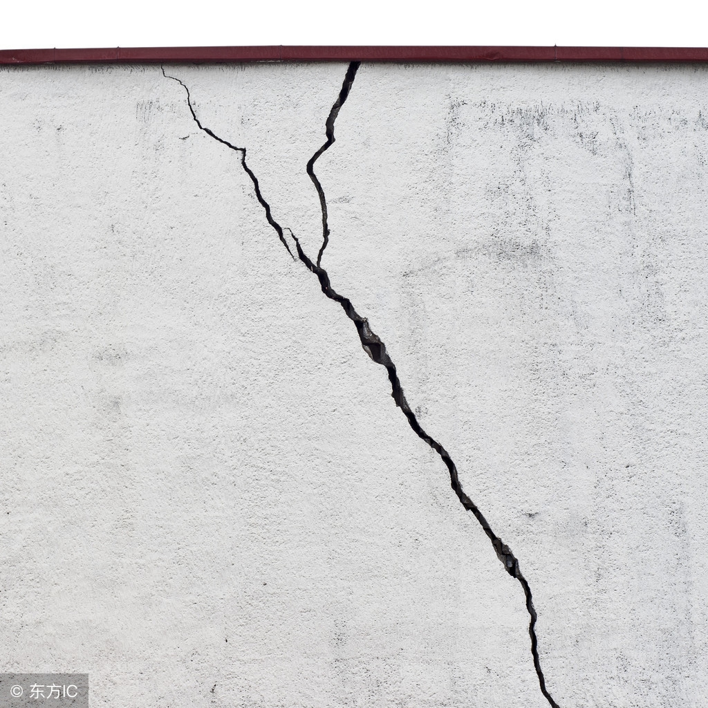 混凝土路面横向裂缝图,混凝土裂缝分类及修补方法