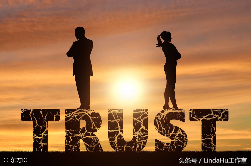 两个人在一起时间久了会没话题吗,两人在一起久了无话可说