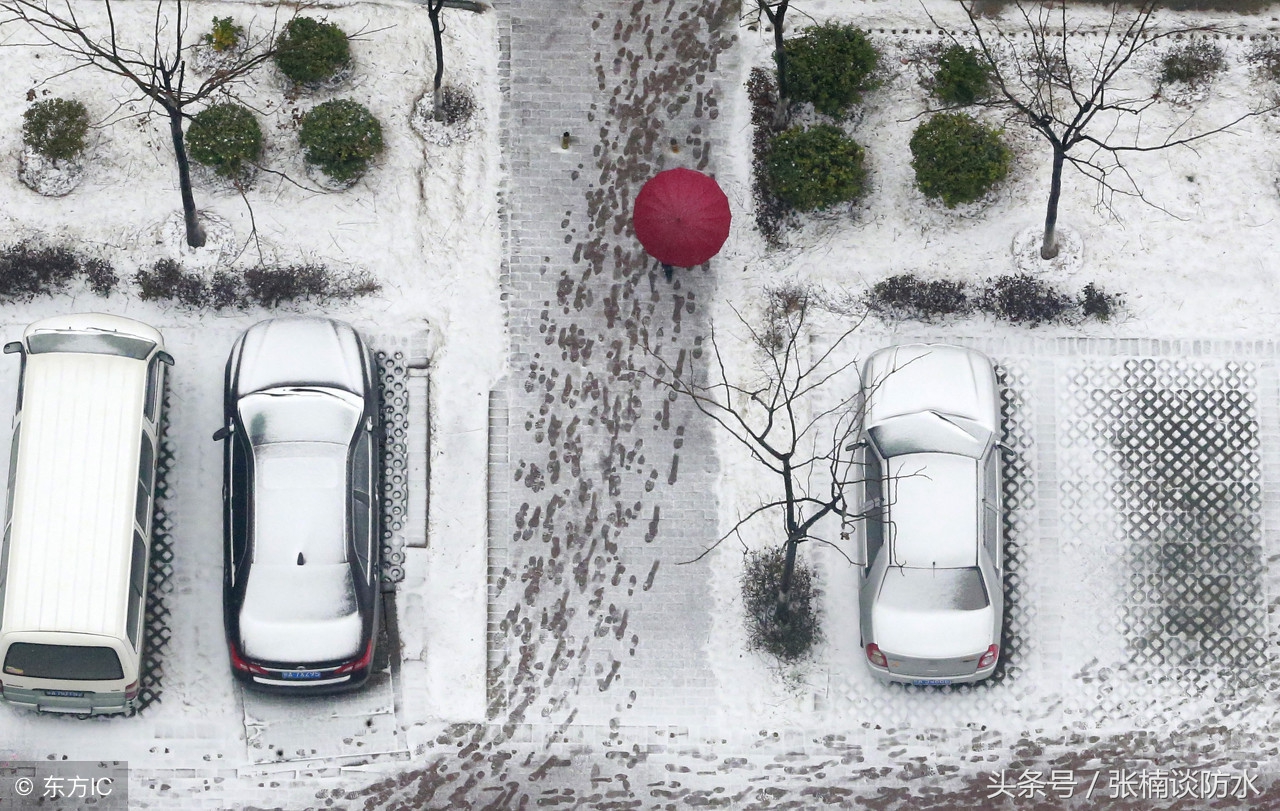 屋顶积雪达到什么程度必须清除,南方屋顶积雪最好的清理办法