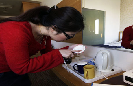 别想歪了，“试睡”是一个正经的职业