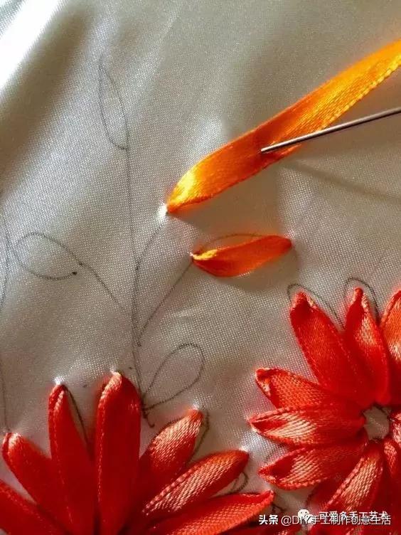 绣一朵花要多久,丝带绣的扭转绣针法