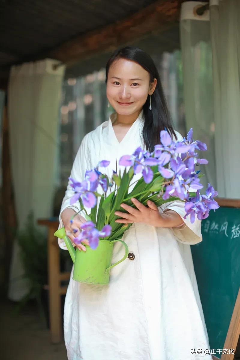 隐居终南山小龙女,一人隐居生活