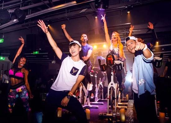 雷神和锤哥减肥,这个夏天和教练一起减脂塑形