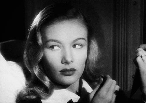 性感*物尤**维洛妮卡·莱可好莱坞唯一靠*猫猫躲**发型成名的女星