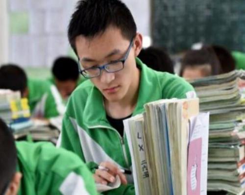 江苏近15万人选择“物地生”,中等生注意,易拿高分或将成陷阱
