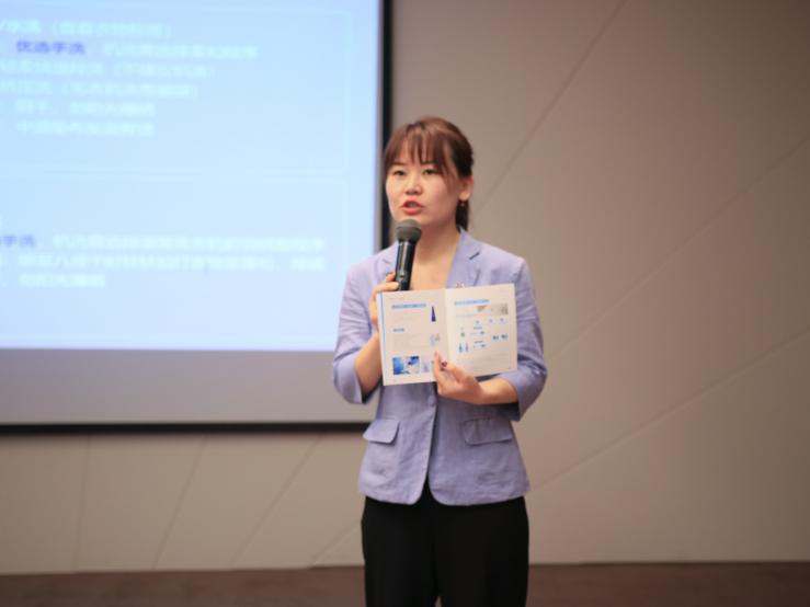 南京天丰大酒店开展“智慧女性,智慧妈妈,七彩生活”专题讲座活动