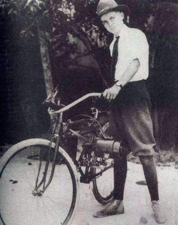 霍华德休斯总资产多少亿,霍华德休斯为什么能成世界首富