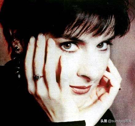 爱尔兰歌手恩雅经典歌曲,爱尔兰哨笛独奏恩雅《mayitbe》