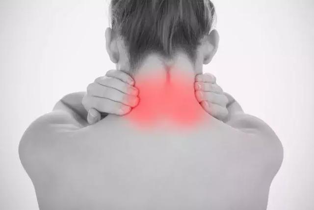 站军姿怎么样才不累,站军姿几个要点