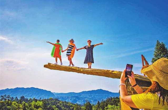 姜天波代表：綦江以高质量项目助力双城经济圈建设