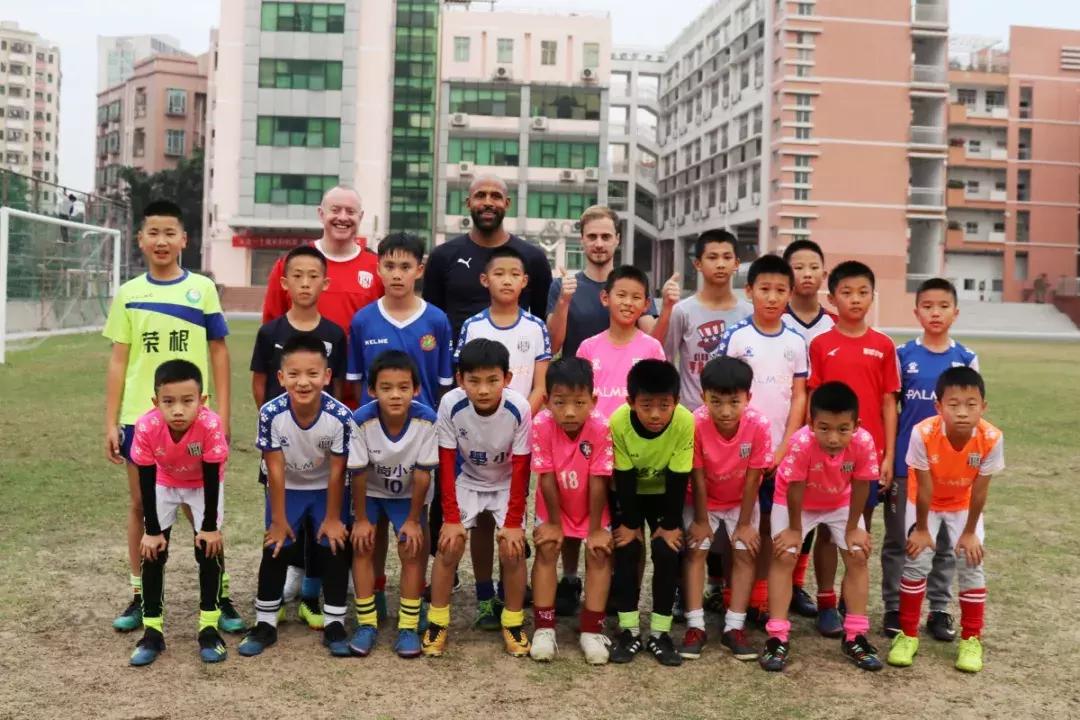 4名平远球员“直通西布朗”到英国集训营为期8天的训练与学习！