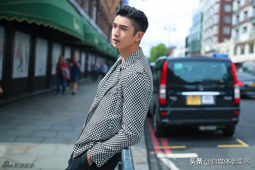 张云龙出道前踢足球视频,张云龙踢过职业比赛吗