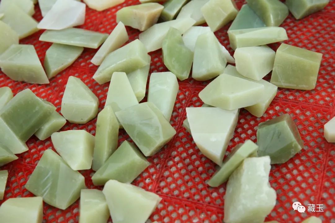 便宜的黄玉有什么猫腻,品相不好的黄玉值多少