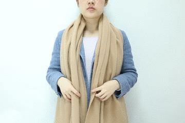 围巾怎么挑选适合自己的,买围巾又好看又简单