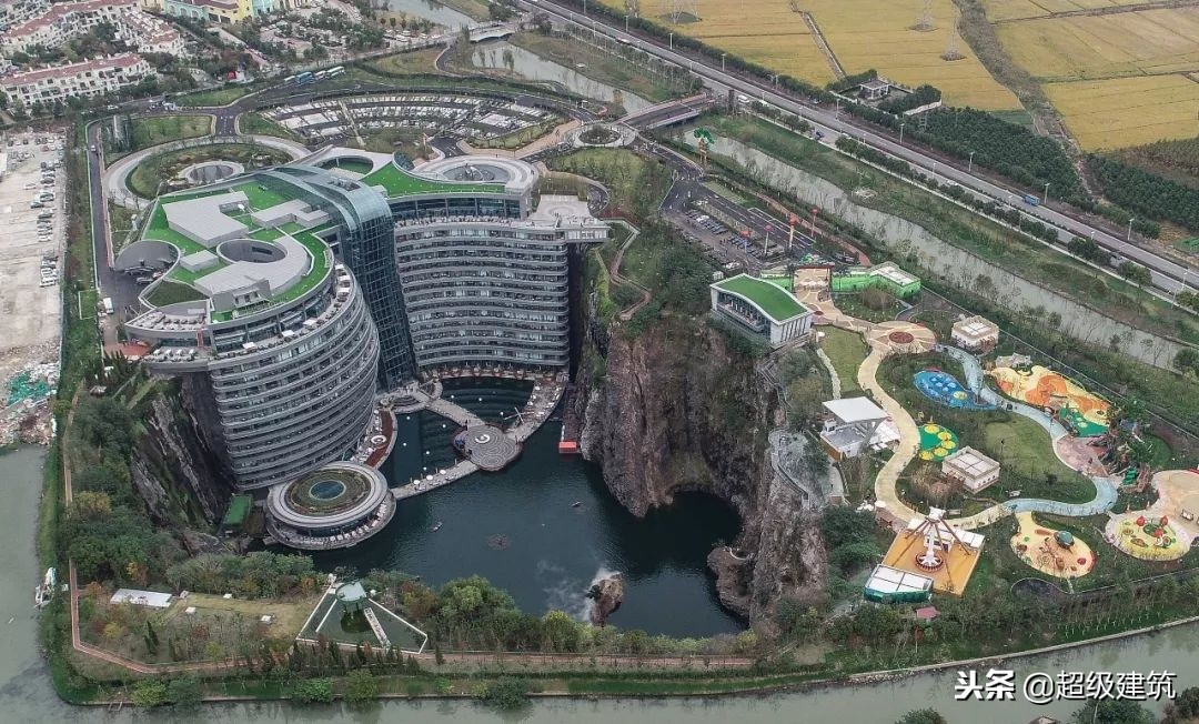 深坑酒店建造过程中洪水怎么处理,深坑酒店的水怎么排