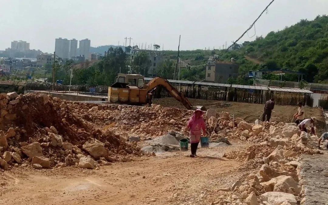 文山室内足球场,文山盘龙足球场