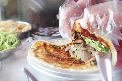 水塔街羊肉串卷饼,武汉江汉路水塔街卷饼