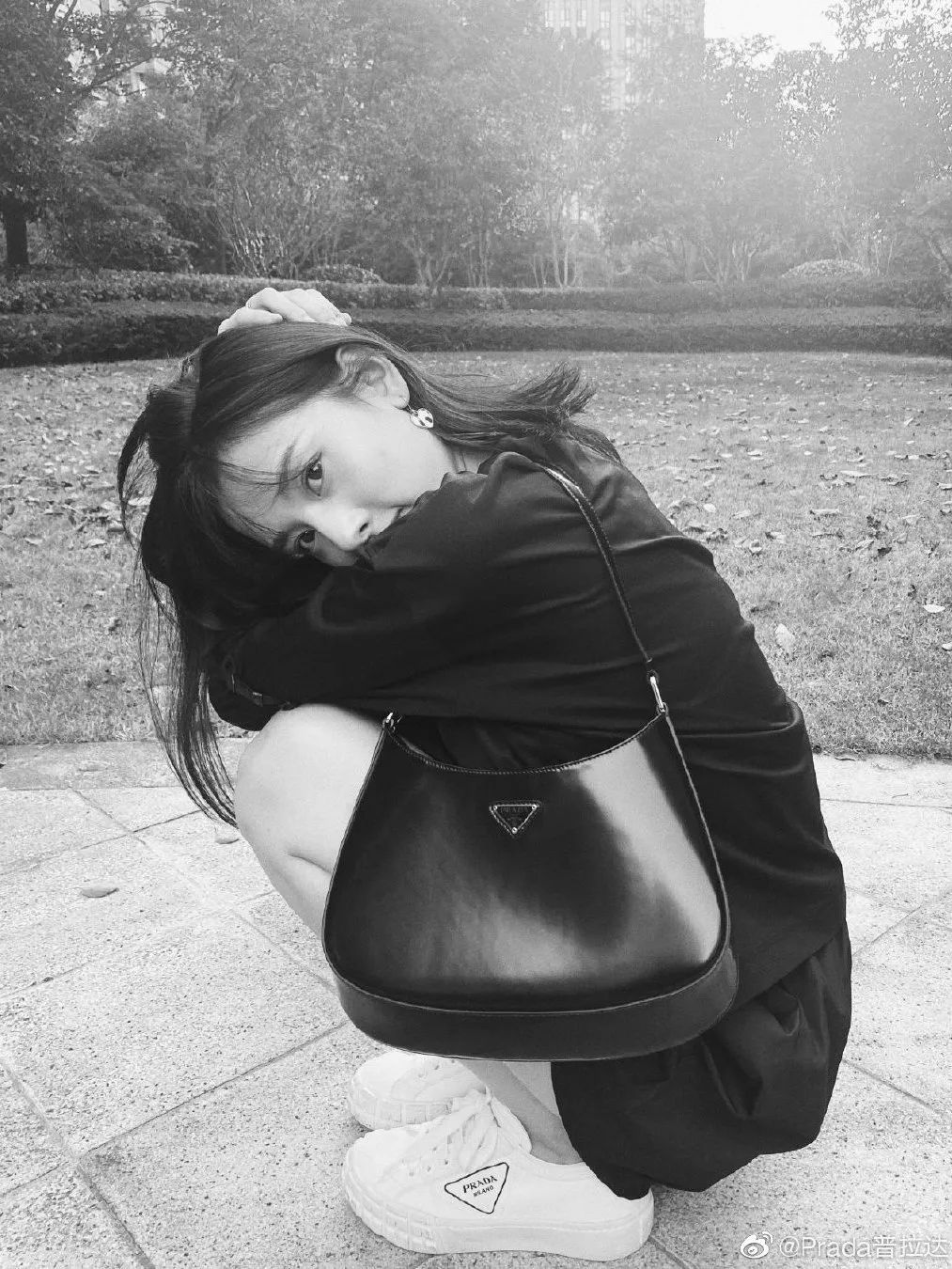 复古辣妹腋下包小众质感新月包,意大利腋下包推荐小众高级款