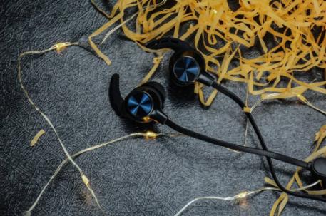 比较好的无线蓝牙耳机品牌有哪些,无线蓝牙耳机什么牌子的好一点