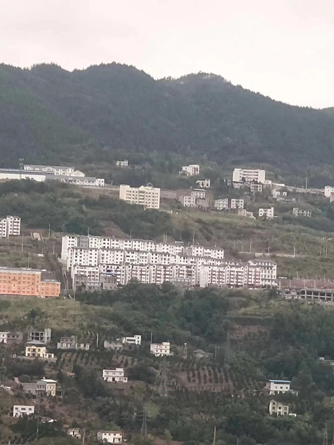 中国最美县城巴东,巴东最美的山