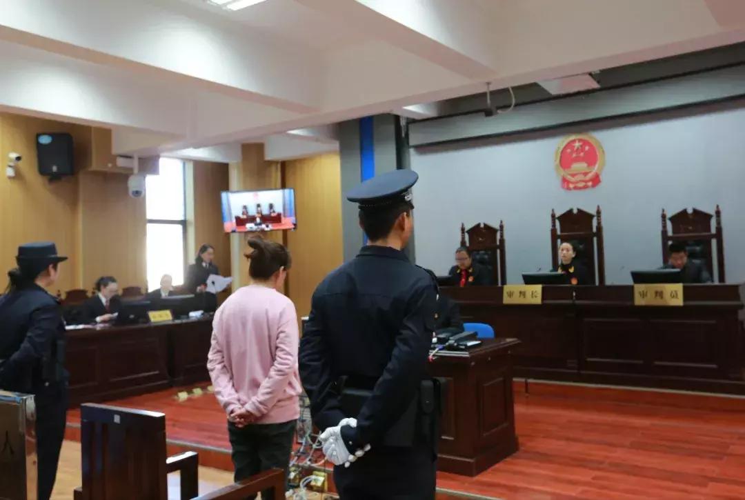 免费美容骗子反被打,免费化妆品骗术