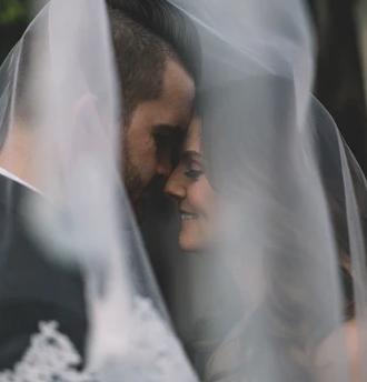 闪婚的夫妻后来都怎么样了,那些闪婚的人真的是嫁给了爱情吗