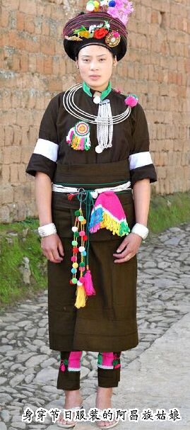 云南民族服饰批发市场昆明,云南民族服装批发一手货源