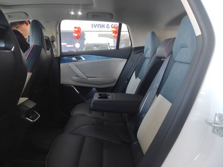 领克01和领克06对比,领克06phev落地价