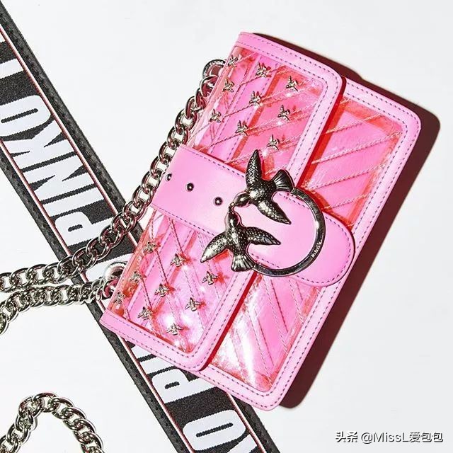 天热了买件衣服,天热了该买什么衣服呀