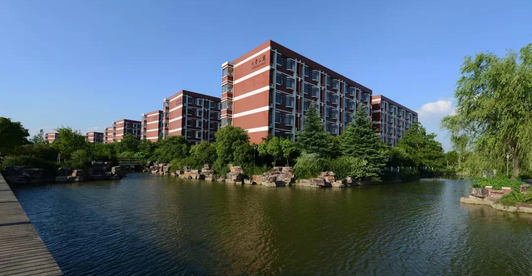 江苏省五星级高中(四)江苏省锡山高级中学