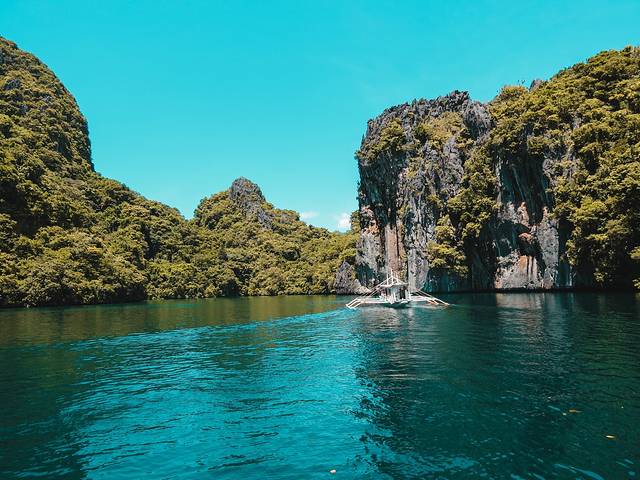 去菲律宾兑换多少比索合适 (菲律宾当地换比索方便吗)